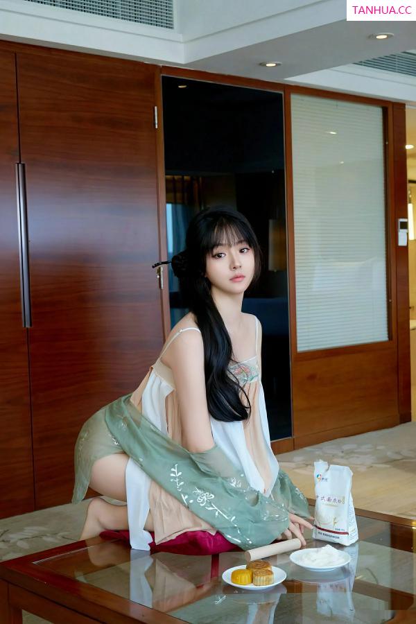  [XiuRen]高清写真图 2025.09.28 No.10818 沈南汐RuRu 古风服饰第20张图片